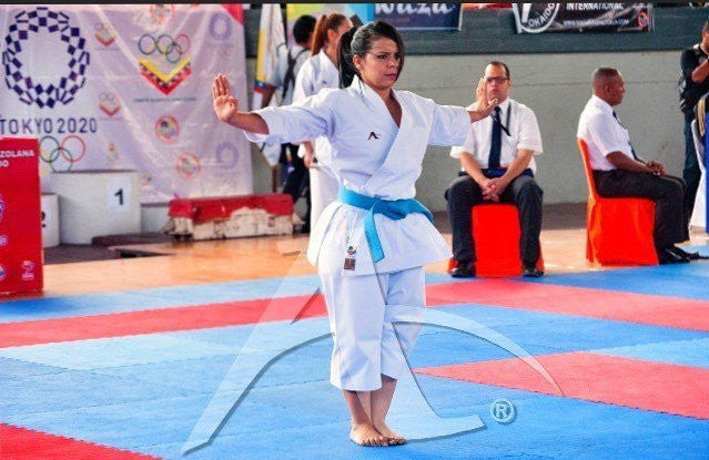 Arawaza Amber Evolution Karate Uniform -  WKF Approved